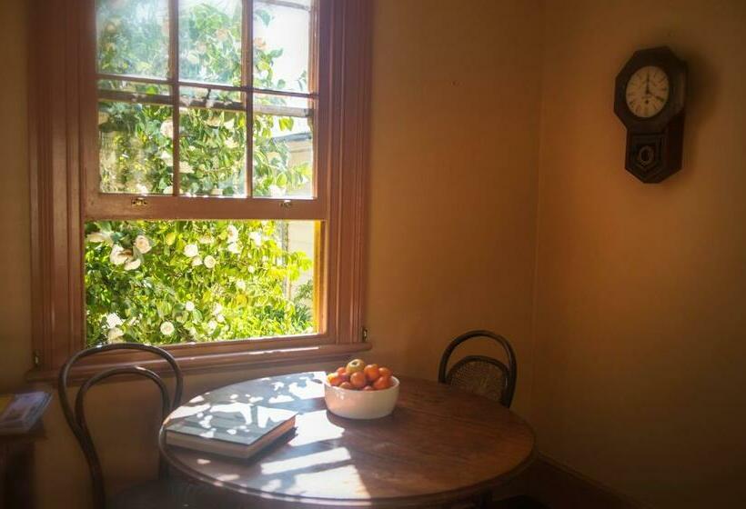 جناح ديلوكس, Hillview Heritage Estate