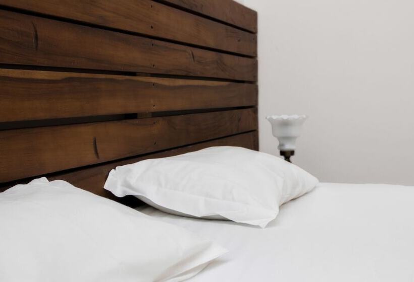Quarto Standard Casa de Banho Partilhada, Sant Jordi Hostels Lisbon