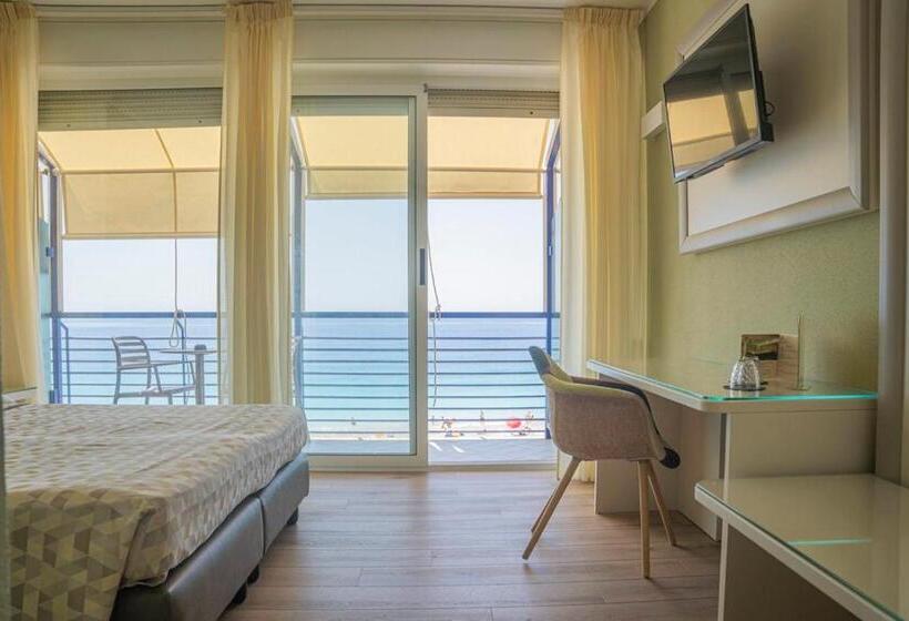 اتاق سه نفره سوپریور با چشمانداز دریا, 4 Venti Spa & Wellness