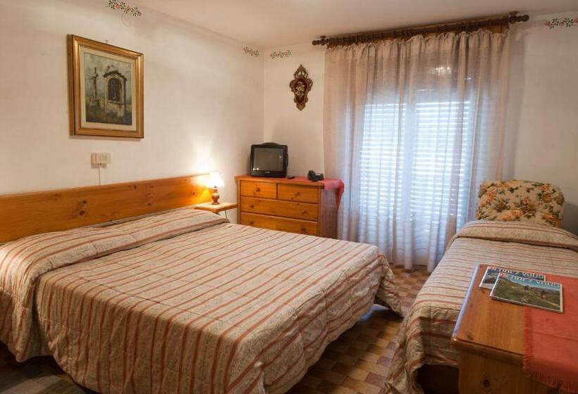 Habitación Triple Estándar, Albergo Castello Da Bonino