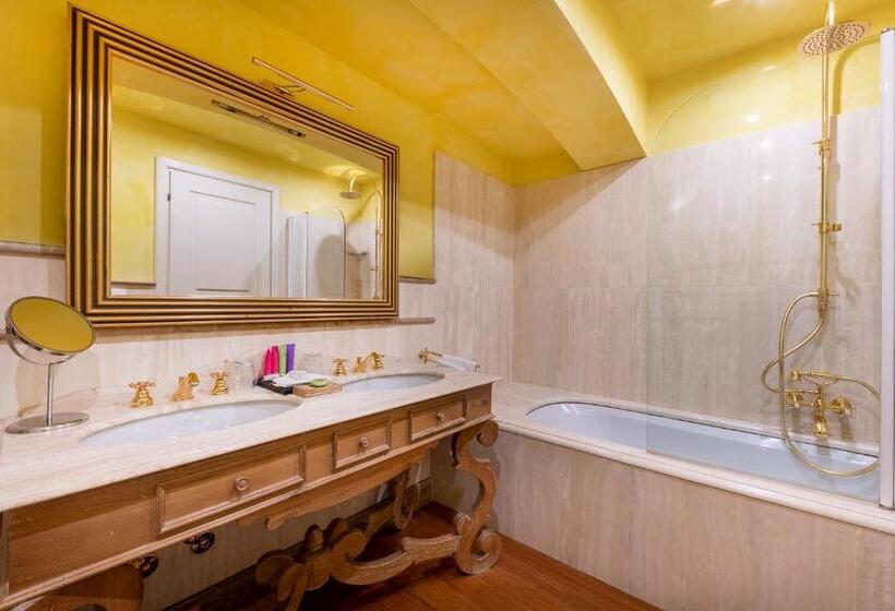 Люкс Вид на Сад, Casa Pavesi