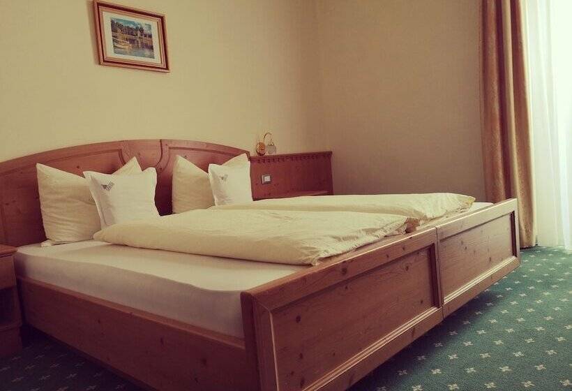 Семейный Номер, Castel Latemar