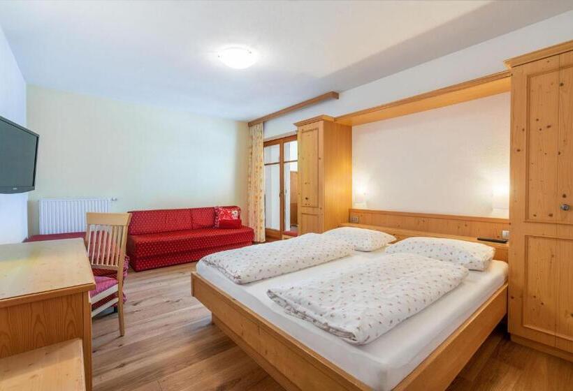 Трехместный Номер Стандарт с Балконом, Lindnerhof