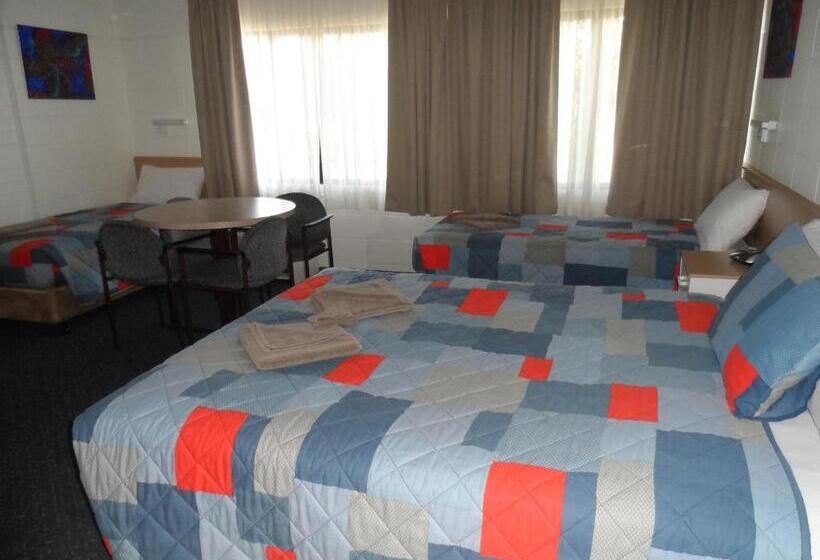 패밀리 룸, Oakey Motel