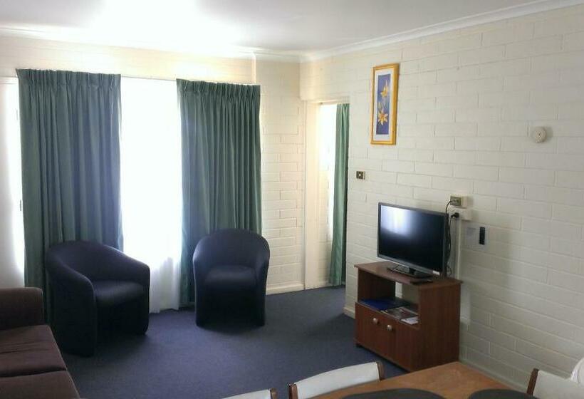 חדר משפחתי, Oval Motel   Murray Bridge