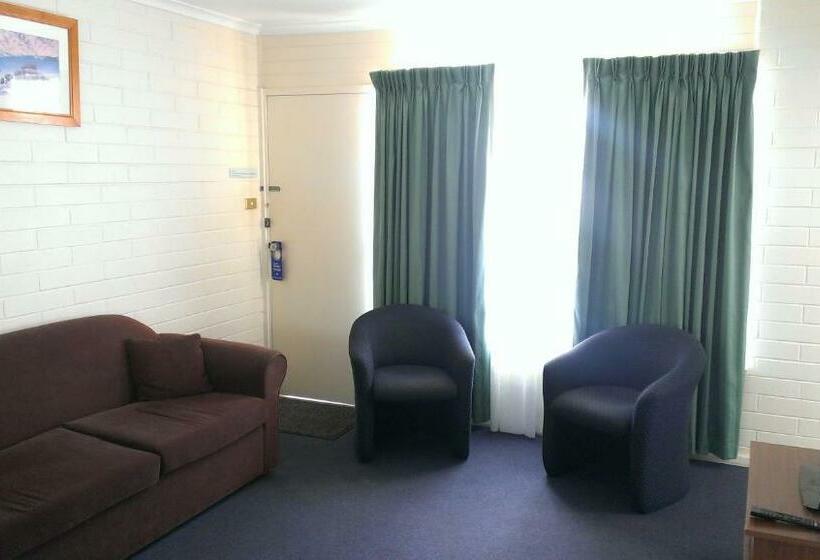 家庭间, Oval Motel   Murray Bridge