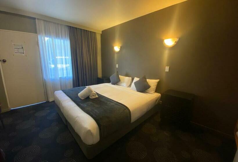 Номер Премиум, The Astor Hotel Motel