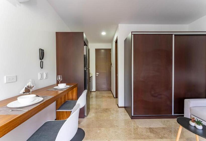 バルコニー付きスタンダードステューディオ, Menesse Apartments