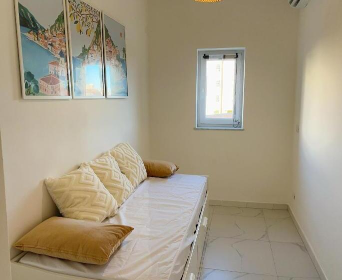 غرفة عائلية مطلّة علي البحر, Villa Francesini