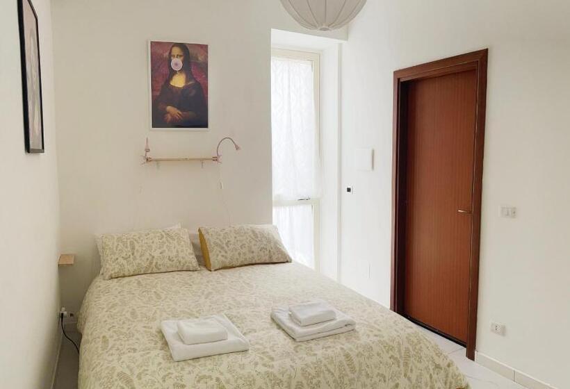 غرفة أساسية, Villa Francesini