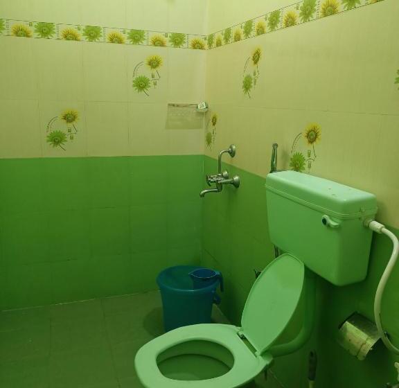 غرفة قياسية, Cosmic Holiday Inn