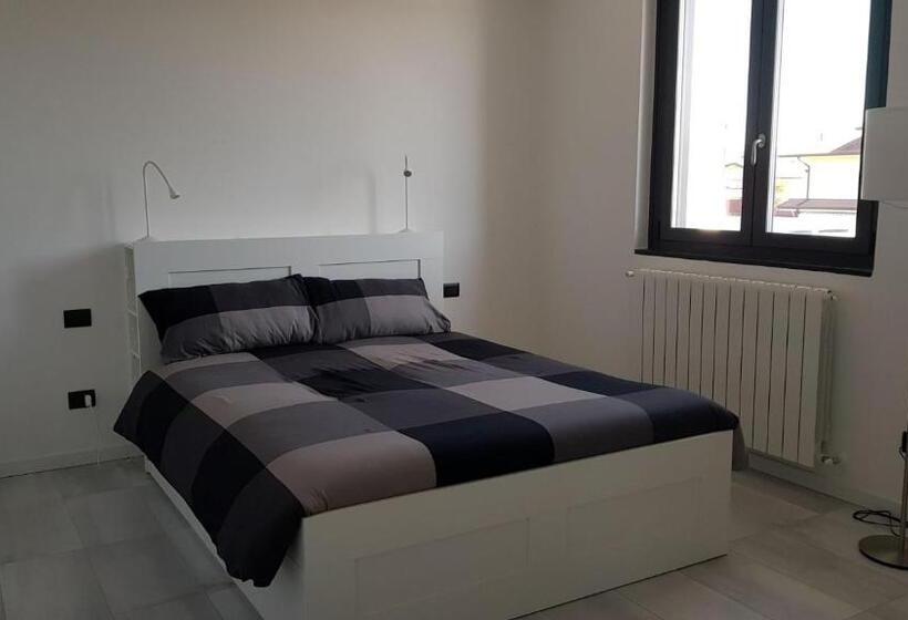 스탠다드 룸, Black And White B&b Urgnano