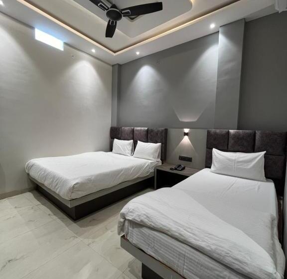 Трехместный Номер Deluxe, Shiva Palace