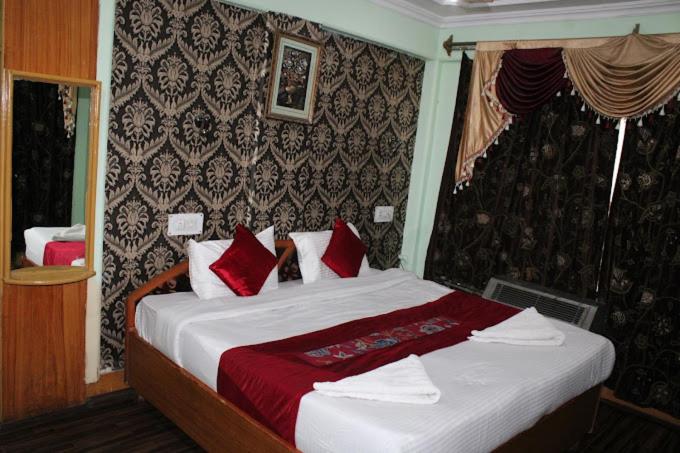 اتاق لوکس, City Plaza, Srinagar