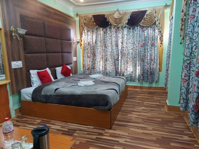اتاق لوکس, City Plaza, Srinagar