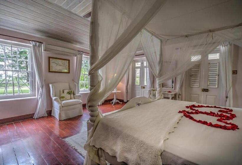 سوئیت با بالکن, La Hacienda Bellevue