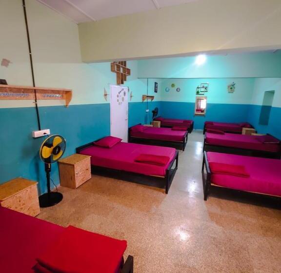 Номер Deluxe, Ward80 Wayanad