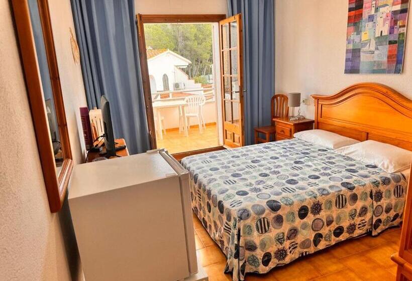 غرفة قياسية, Villa Mercè Empúries
