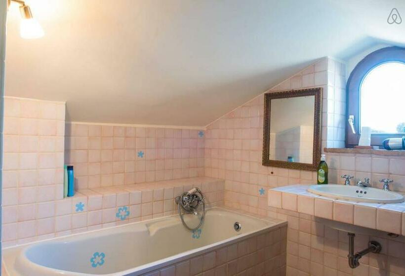 オーシャンビューファミリールーム, B&b La Casa Tra Gli Ulivi