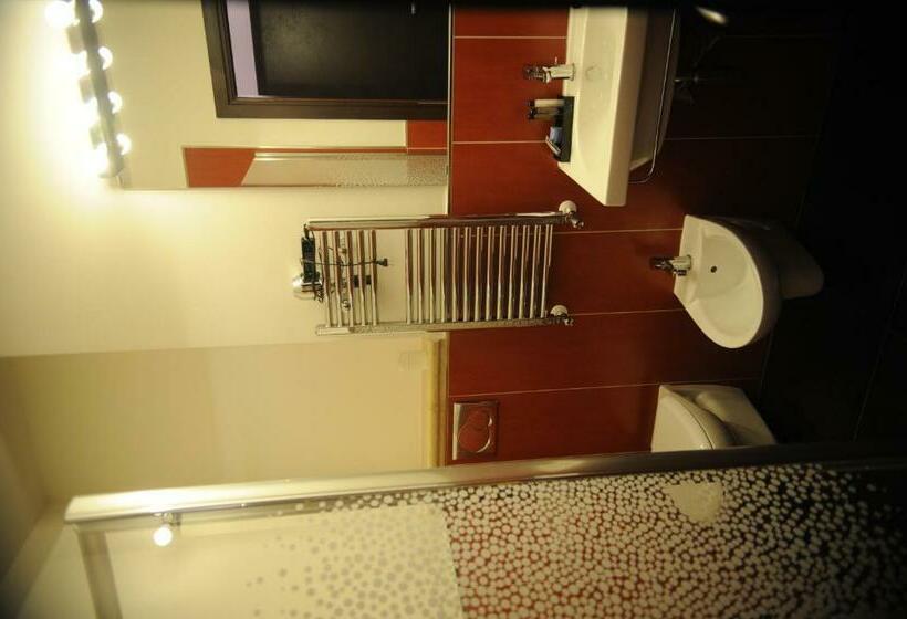Номер Стандарт, Ostia Antica Suite B&b