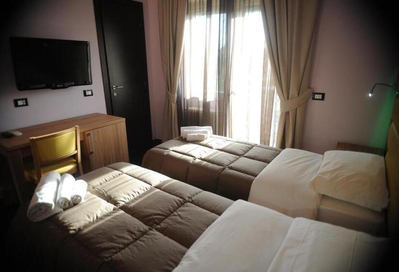 Номер Стандарт, Ostia Antica Suite B&b