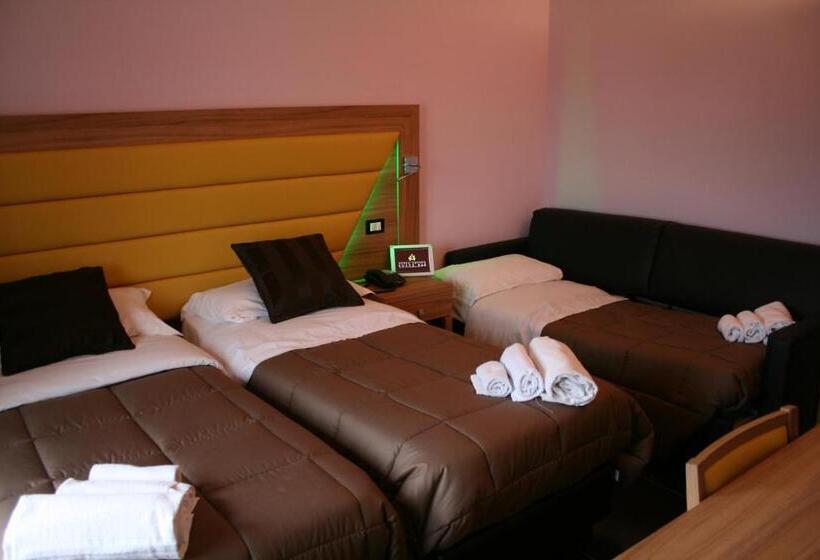 Номер Стандарт, Ostia Antica Suite B&b