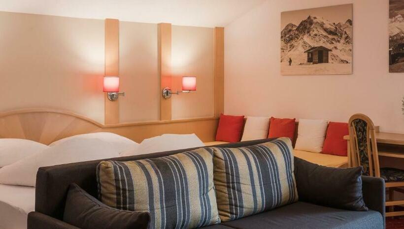 Полулюкс, Parkhotel Plauserhof