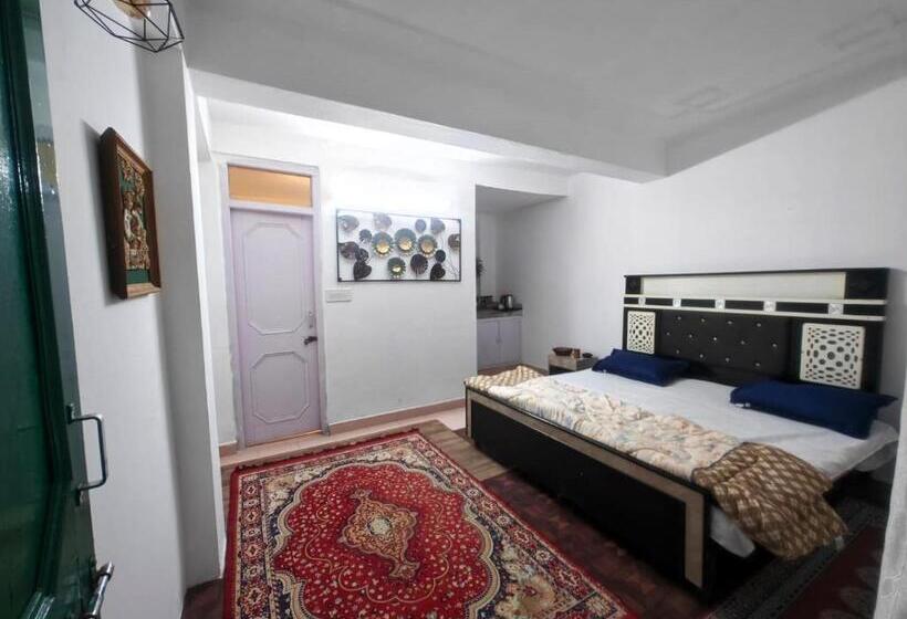 발코니 디럭스 룸, Vibe Hostel