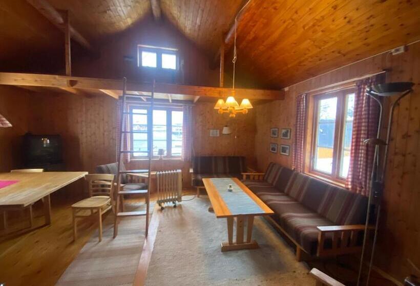 2间卧室的房子, Stamsund Hostel