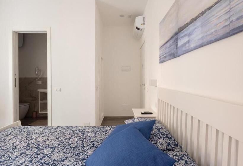 غرفة قياسية مزوَّدة بشُرفة, Annita S Rooms