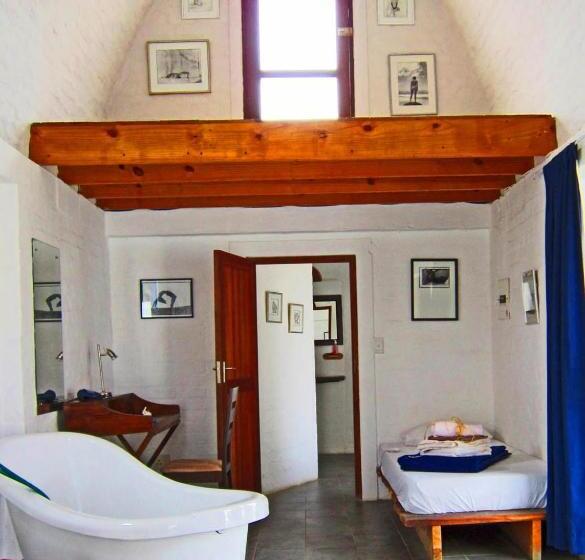 اتاق اکونومی, Alternative Space B & B