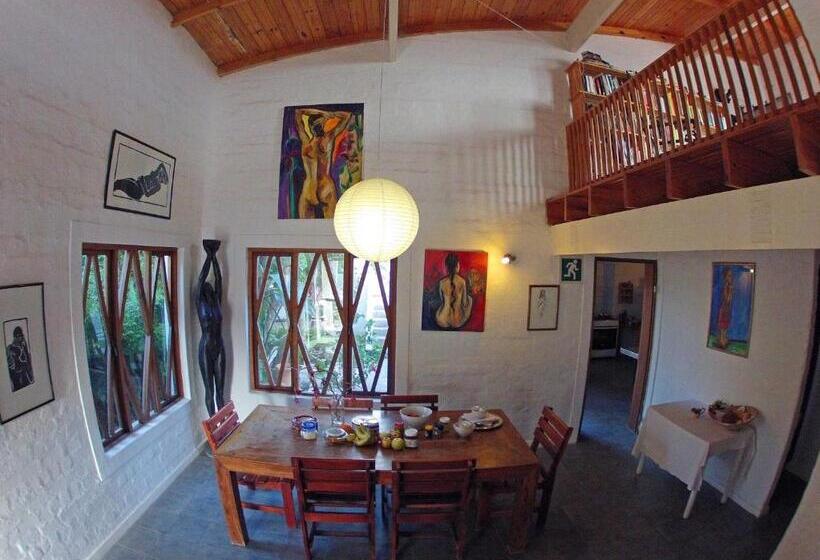 اتاق اکونومی, Alternative Space B & B