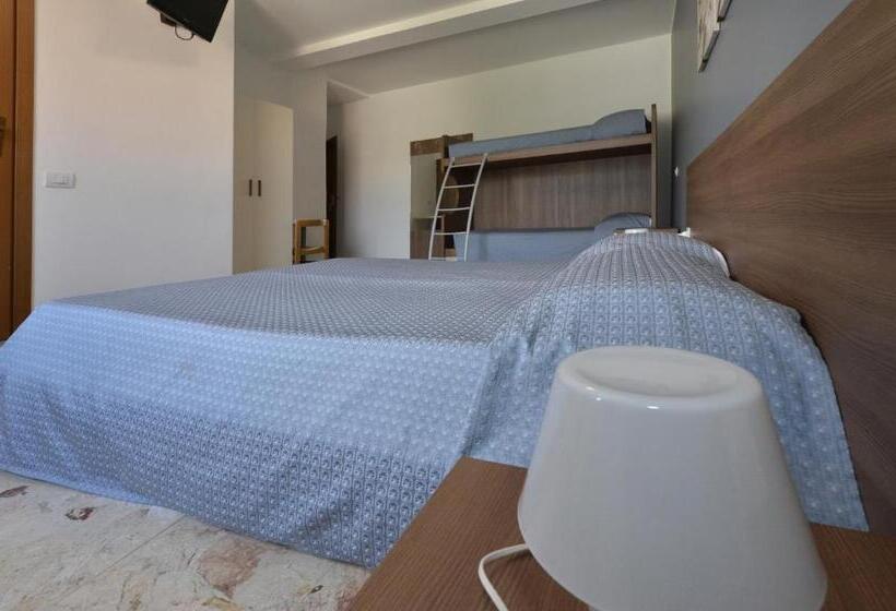클래식 4인 룸, Albergo Della Torre