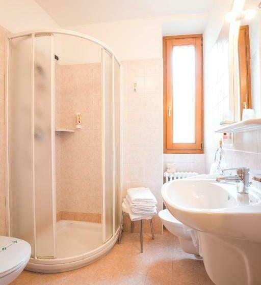 Quarto Triplo Estandar, Albergo Maggiorina