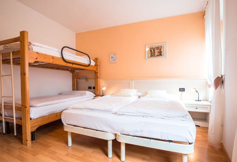 스탠다드 트리플 룸, Albergo Maggiorina