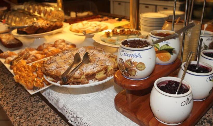 غرفة أساسية, Desiree