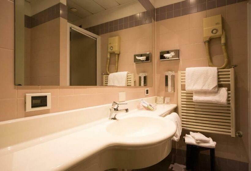 اتاق استاندارد, Motel Ascot