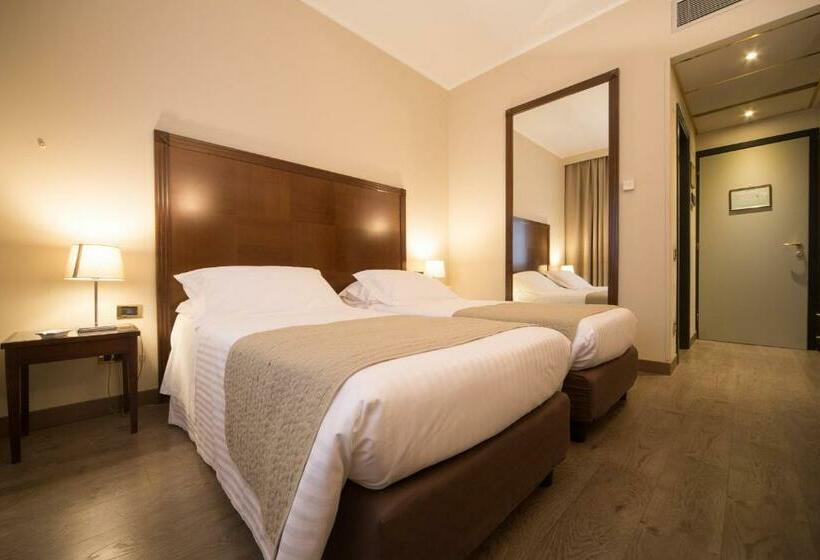 اتاق استاندارد, Motel Ascot