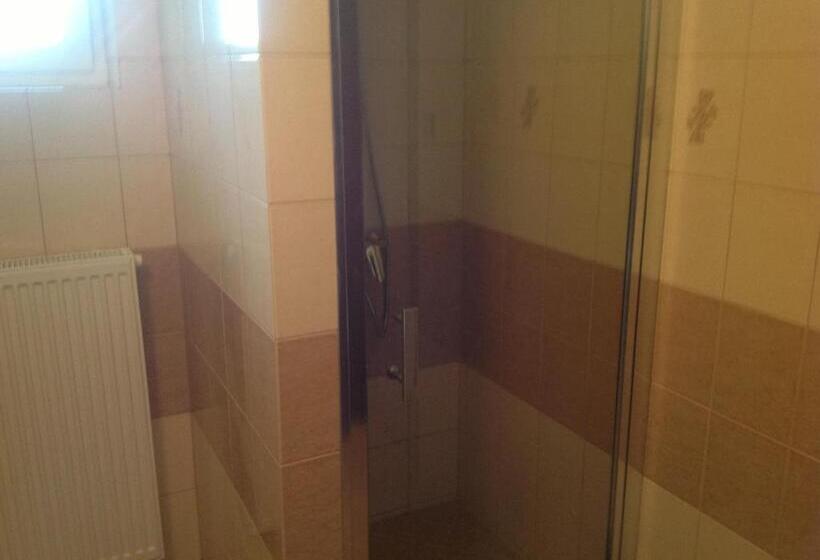 Apartamento 2 Dormitórios, Robotnícka Ubytovňa Bodice 104