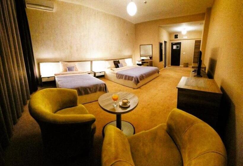 Deluxe Room, Casino Motel Senator