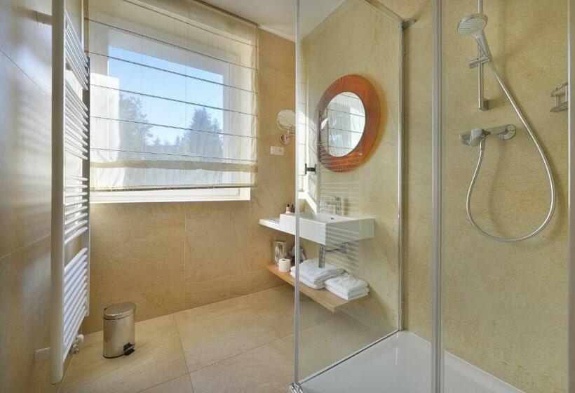 패밀리 룸, Pod Lipou Resort