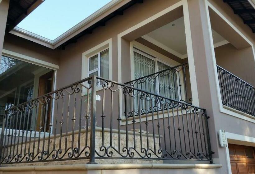 Апартаменты 1 Спальня с Балконом, 6 On Acacia