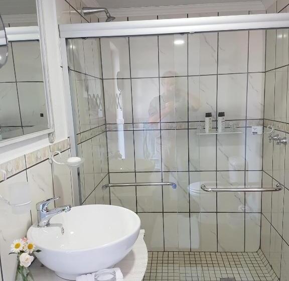 Номер Deluxe с Балконом, Art Gallery Guest House