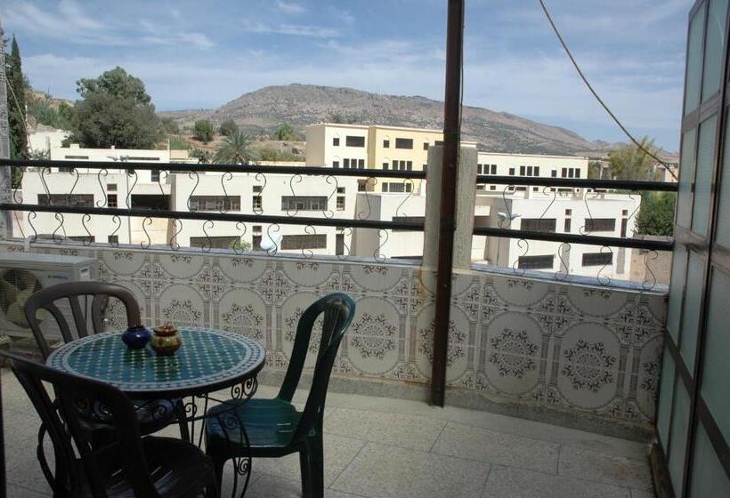 سوییت خانوادگی, Bab Al Madina