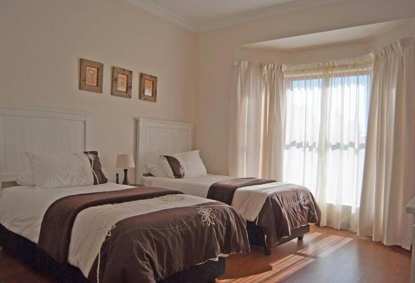 Шале 1 Спальня, Hartley Manor Guest House