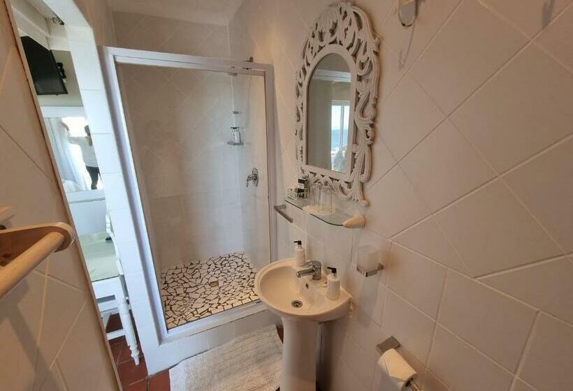 Номер Стандарт Вид на Море с Балконом, The Bay Lodge