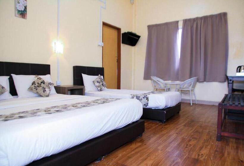 Номер Стандарт Трехместный, Myra Hotel Mersing