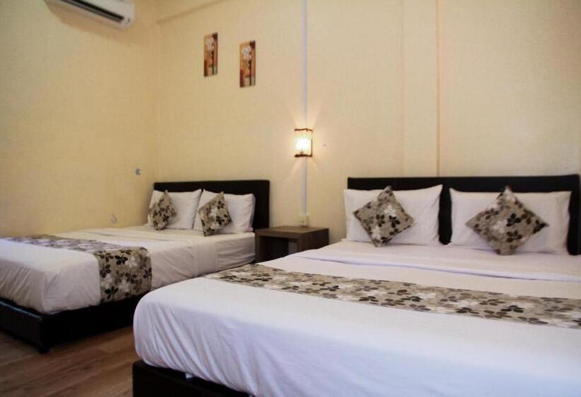 패밀리 룸, Myra Hotel Mersing