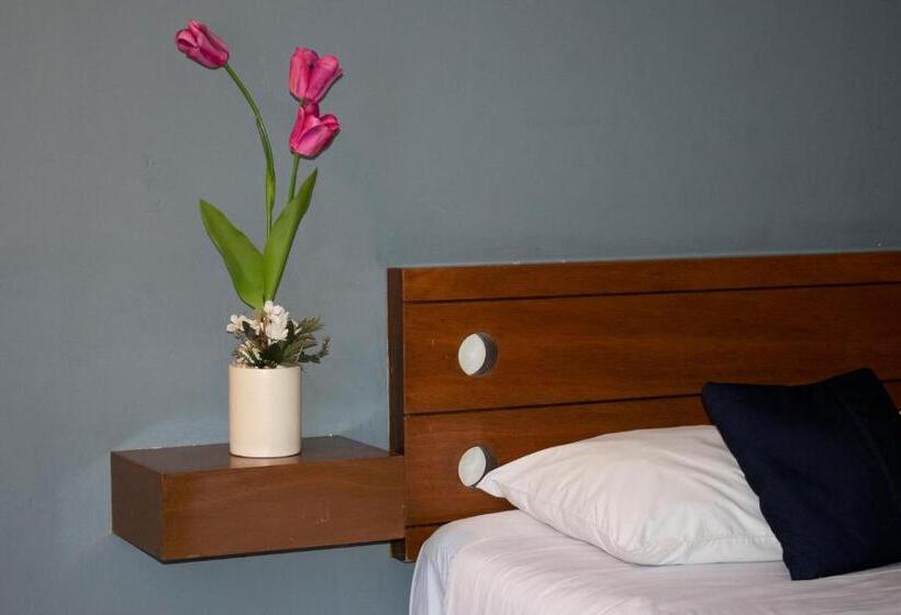 Chambre Familiale, Capital O Hotel Casa Blanca