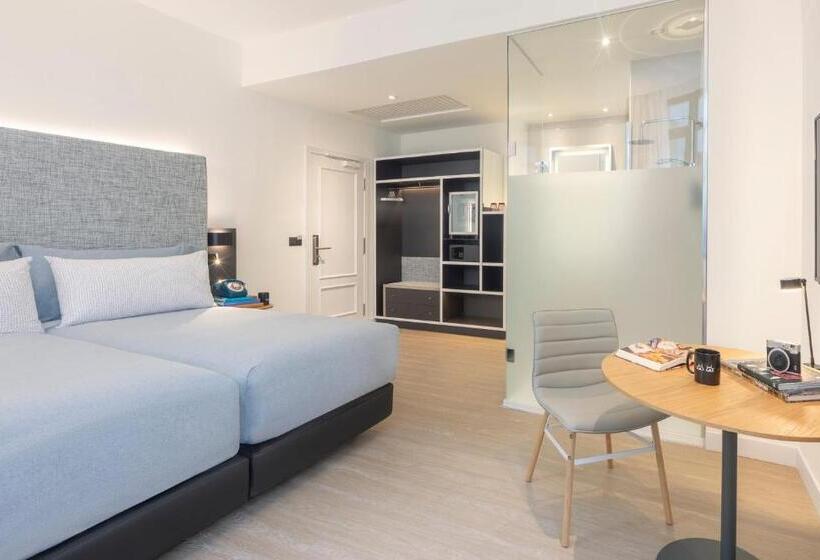 标准间带露台, Innside by Meliá Madrid Valdebebas